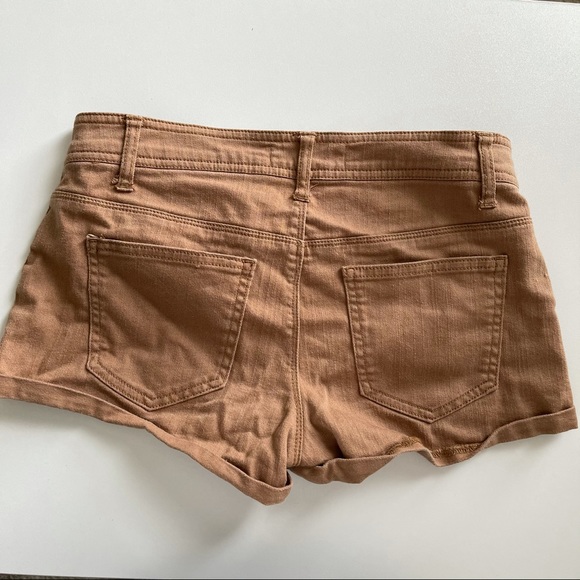 Shorts - Picture 2 of 3